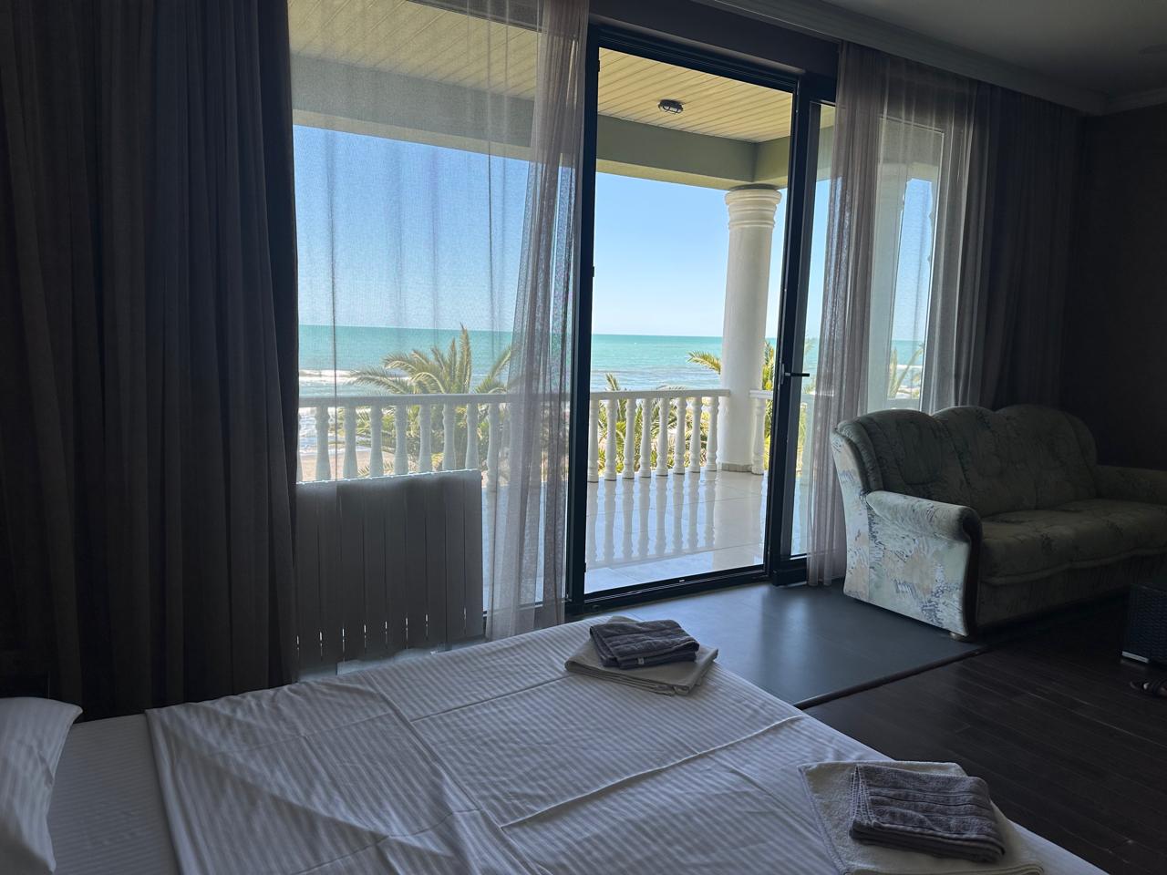 Lux 200 — balcony view