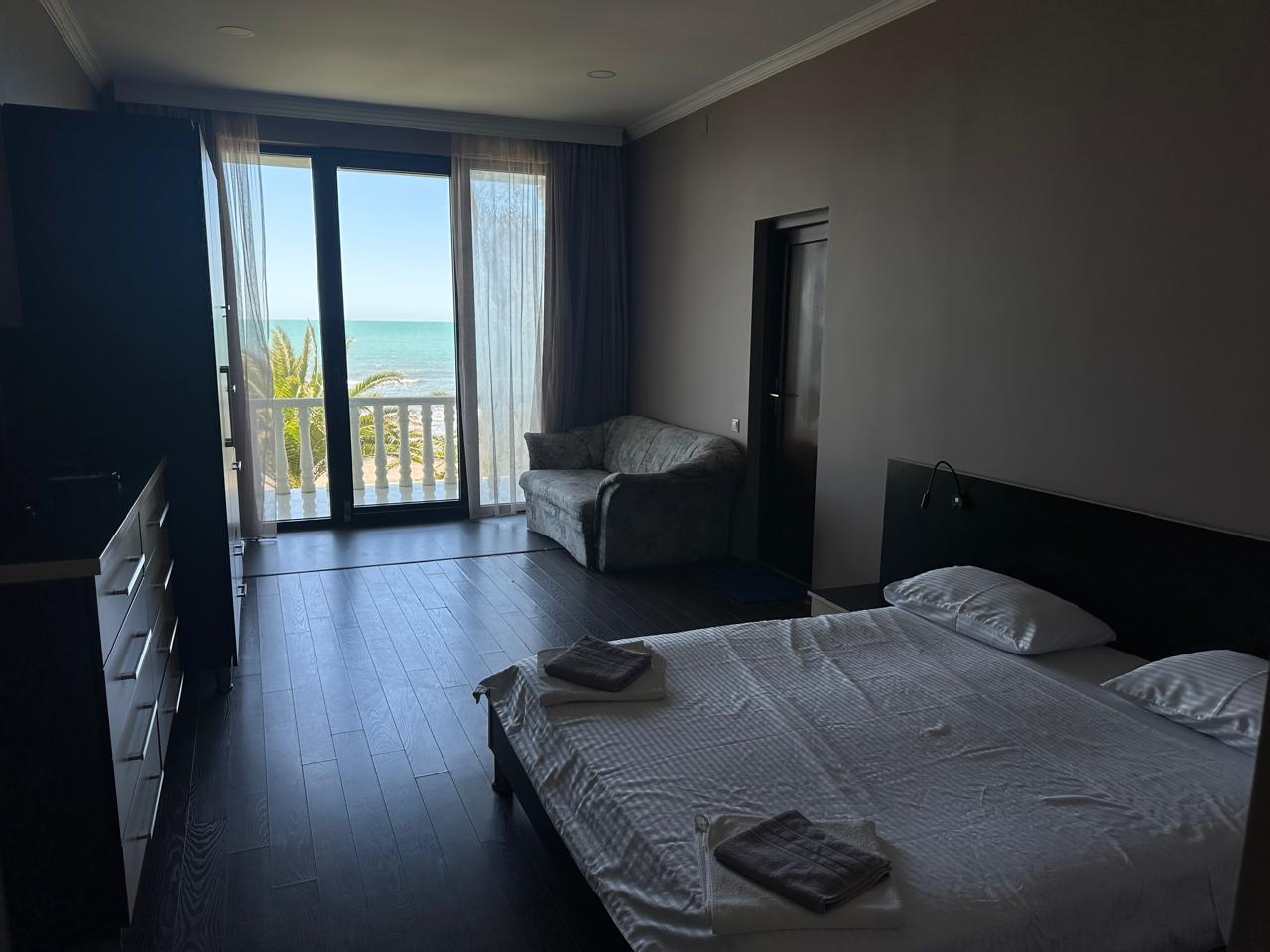 Deluxe 102 — balcony