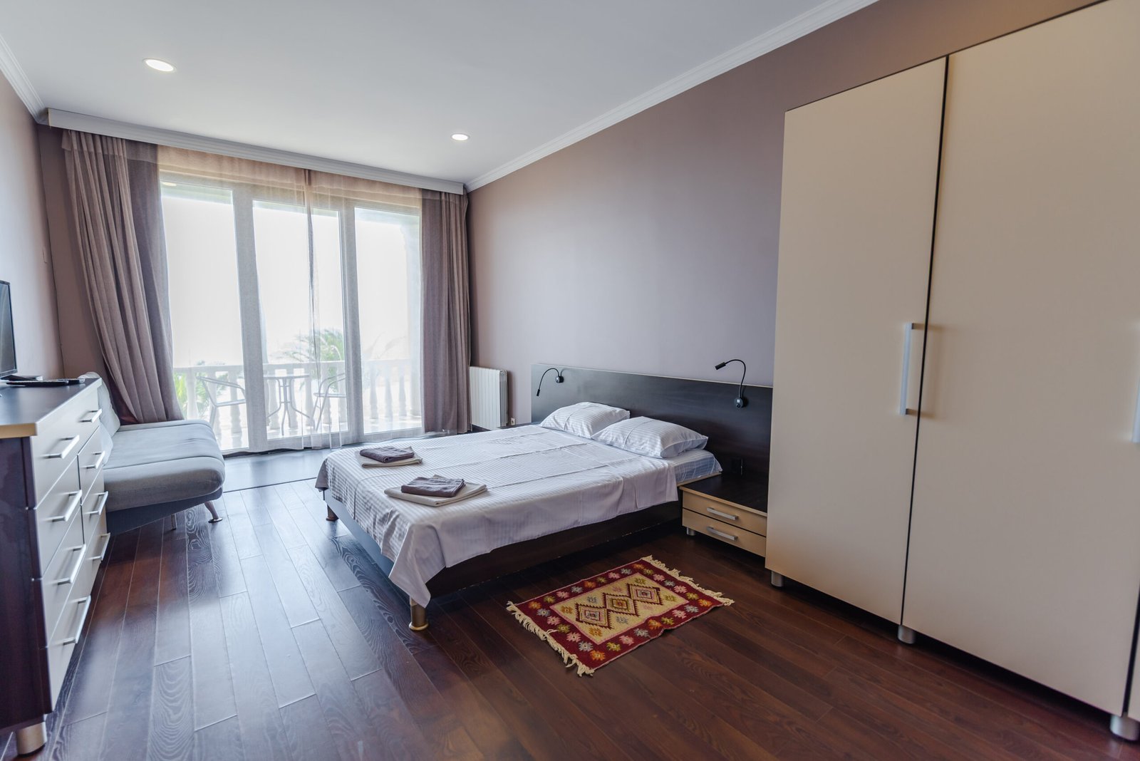 Lux Room